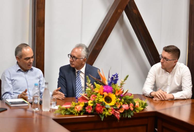 Visita-comisionado3.jpeg
