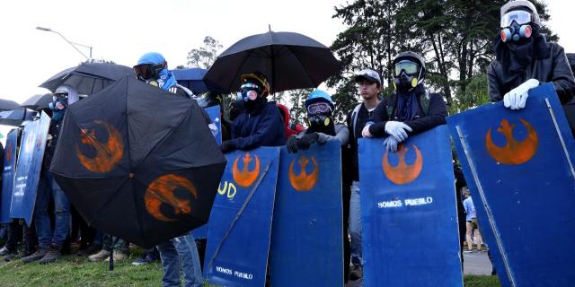 Primera línea de Escudos Azules en Bogotá Primera línea de Escudos Azules en Bogotá