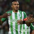 Le robaron la cadena de oro a Macnelly Torres en Medellín