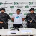 Andaba armado con una mini uzi y terminó capturado en el centro de Ataco