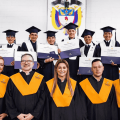 Diez internos y guardianes de Picaleña se graduaron como comunicadores sociales