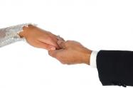 De acuerdo al fallo de la Corte, en el matrimonio las partes están obligadas a cumplir los compromisos que emergen del acto.
