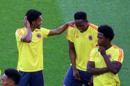 Yerry Mina y Juan Guillermo Cuadrado en entrenamiento de la Selección Colombia