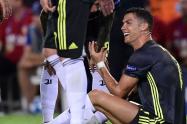 Cristiano Ronaldo muestra su sorpresa por la expulsión en el partido ante Valencia