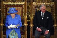 La Reina Isabel II y Príncipe Carlos, sucesor al trono.