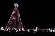 Árbol de Navidad en el Parque El Tunal de Bogotá 