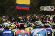 Los corredores durante la segunda etapa del Tour Colombia 