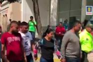 Las personas capturadas en la redada de la Fiscalía contra prestamistas gota a gota