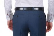 Turista lleva droga entre su pantalón 