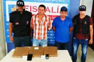 Ex paramilitar capturado por transportar cocaína en Ibagué