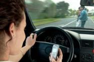 Por conducir mientras usaban el celular, fueron sancionados 200 ibaguereños