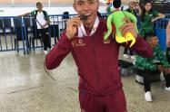 Ganador primera medalla dorada en los Juegos Paranacionales 2019 .