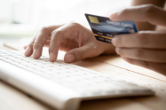 Transacción online con tarjeta de crédito