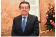 Ministro de Salud  Fernando Ruiz Gómez
