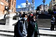 Habitantes de Roma toman precauciones contra coronavirus