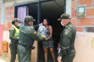 Policía entrega mercados en el Tolima