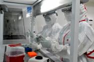 Las autoridades de salud aclararon que la variación en los resultados de las pruebas puede presentarse debido a la fase de carga de virus