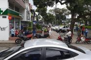 Muchas personas sin las medidas de seguridad preventiva obligatorias para contener la propagación del virus