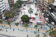 Izar sus banderas en sus hogares este día y cantar, con todas las ganas, al unísono, el Bunde Tolimense, a partir de las 7:00 de la noche. 