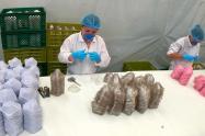 Empresa de suelas para zapatos fabrica tapabocas por coronavirus en Colombia