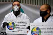 Protesta de personal médico por falta de condiciones para laborar, durante la pandemia.