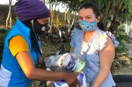 El gobierno departamental, continúa la entrega de kits nutricionales y de aseo a poblaciones vulnerables de Ibagué 