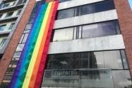 Alcaldía de Chapinero instaló bandera LGBTI para el "día del orgullo"