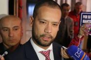 Abogado de Diego Cadena dijo que las pruebas de la Fiscalía no son suficientes ni siquiera para haberle imputado cargos.