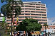 A esto se suma el caso positivo para Coronavirus de una profesional en comunicaciones de la Secretaría de Salud departamental