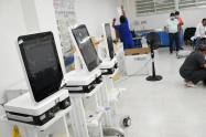 Las Unidades de Cuidados Intensivos, serán aperturadas gracias a 8 ventiladores que entregó el Ministerio de Salud