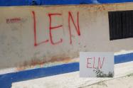 Rayaron casas con letreros del ELN en el sur de Ibagué