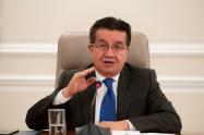 Ministro de Salud Fernando Ruiz