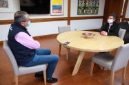 Procurador Fernando Carrillo y alcaldesa Claudia López