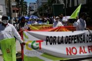 Centrales obreras no descartan paro nacional indefinido