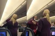 Pasajera golpea a auxiliar de vuelo