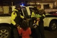Habitante de calle encontró dos niños a la madrugada y los entregó a la policía