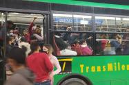Transmilenio lleno en Bogotá durante el segundo pico de la pandemia