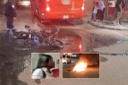 ¡Justicia divina! A ladrones se les incendió la moto luego de ser chocados por su víctima en otra moto, sobre la Tercera Etapa del barrio Jordán