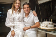 Silvestre Dangond junto a su esposa 
