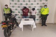 Andaban de viaje en moto con 500 dosis de marihuana por Venadillo