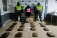 Una nariñense fue capturada con 16 panelas de marihuana en Cajamarca