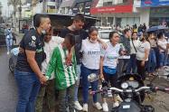 Masivo recibimiento en Ibagué a pareja de esposos asesinados en el Cesar