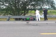 Falleció motociclista tras chocar contra camión de D1 en la vía Espinal – Guamo