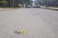 Falleció motociclista tras colisionar contra separador en avenida sobre el barrio Ricaurte