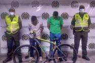 En una rápida reacción policial se logró la captura de dos sujetos y la recuperación de una bicicleta en Melgar