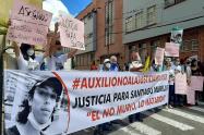 Plantón en memoria de Santiago Murillo