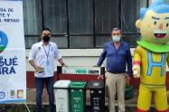 canecas en colegios de Ibagué