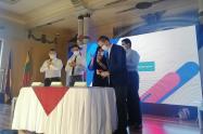 Firma convenio ministra de Educación 