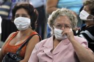 Pacientes esperan atención. 