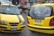 Hirieron a conductor y se le robaron el taxi en Chapetón